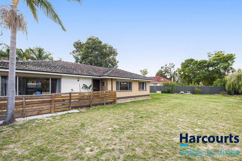 Photo - 4 Cyril Road, High Wycombe WA 6057 - Image 2