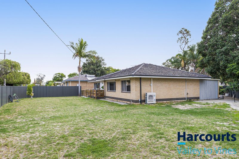 Photo - 4 Cyril Road, High Wycombe WA 6057 - Image 5