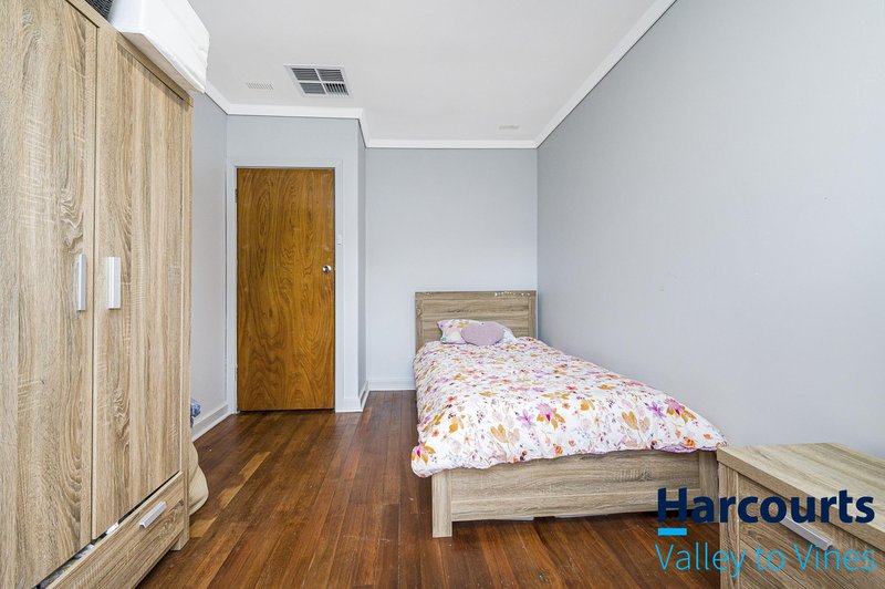 Photo - 4 Cyril Road, High Wycombe WA 6057 - Image 7