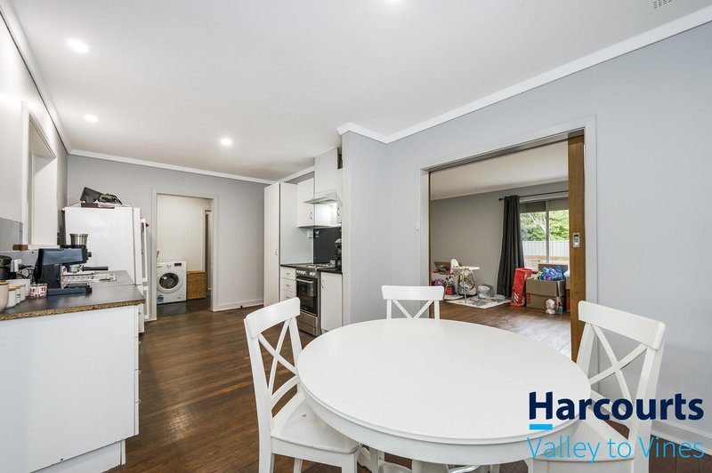 Photo - 4 Cyril Road, High Wycombe WA 6057 - Image 9