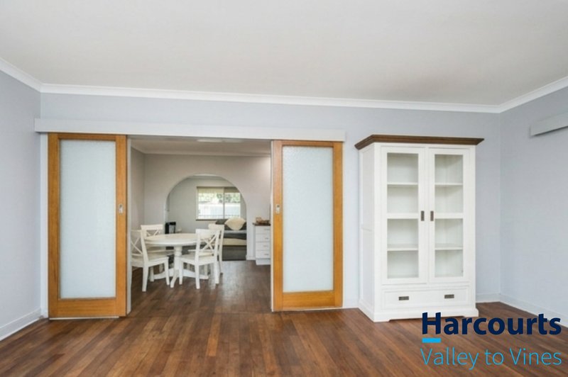 Photo - 4 Cyril Road, High Wycombe WA 6057 - Image 20