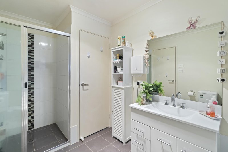 Photo - 4 Dagmar Berne Street, Macgregor ACT 2615 - Image 10