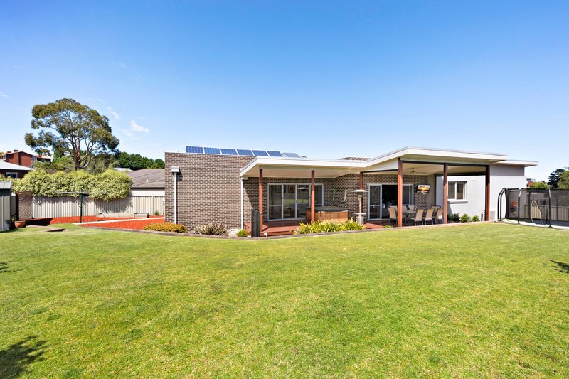 Photo - 4 Daintree Close, Ballarat North VIC 3350 - Image 12