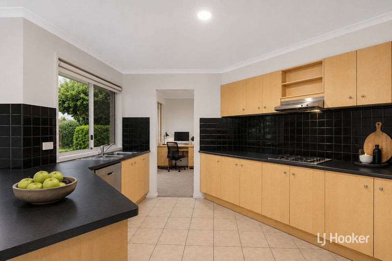 Photo - 4 Dalkeith Drive, Point Cook VIC 3030 - Image 5