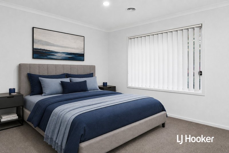 Photo - 4 Dalkeith Drive, Point Cook VIC 3030 - Image 7