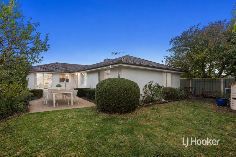 Photo - 4 Dalkeith Drive, Point Cook VIC 3030 - Image 11
