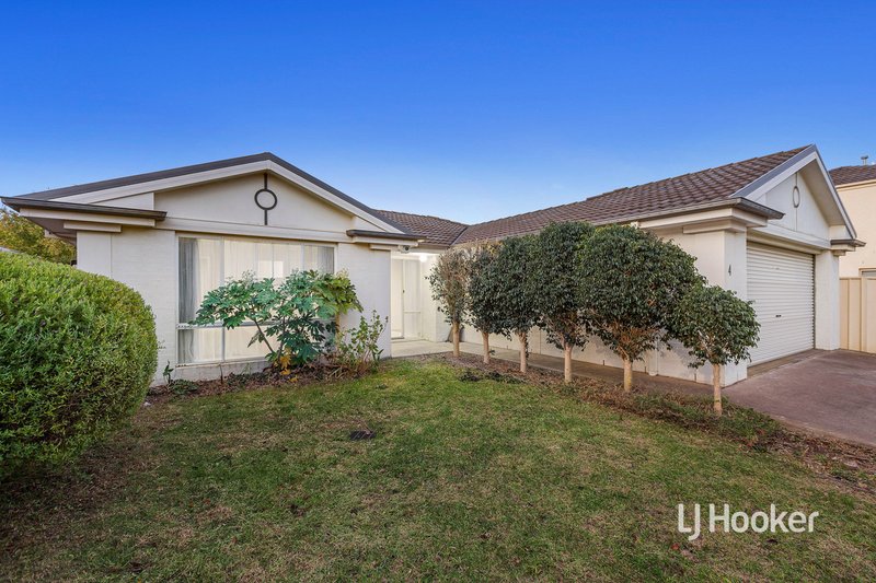 4 Dalkeith Drive, Point Cook VIC 3030