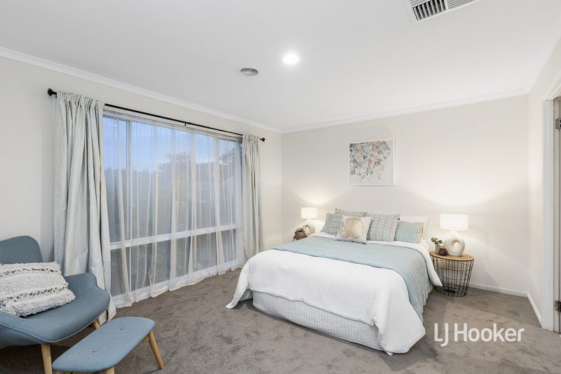 Photo - 4 Dalkeith Drive, Point Cook VIC 3030 - Image 11