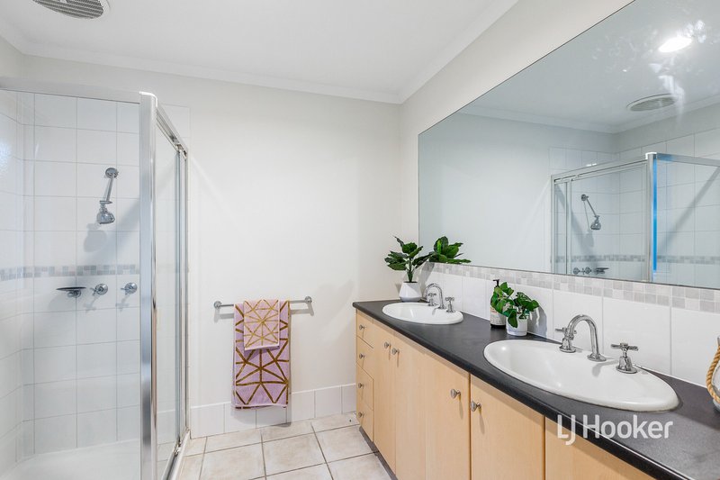 Photo - 4 Dalkeith Drive, Point Cook VIC 3030 - Image 12