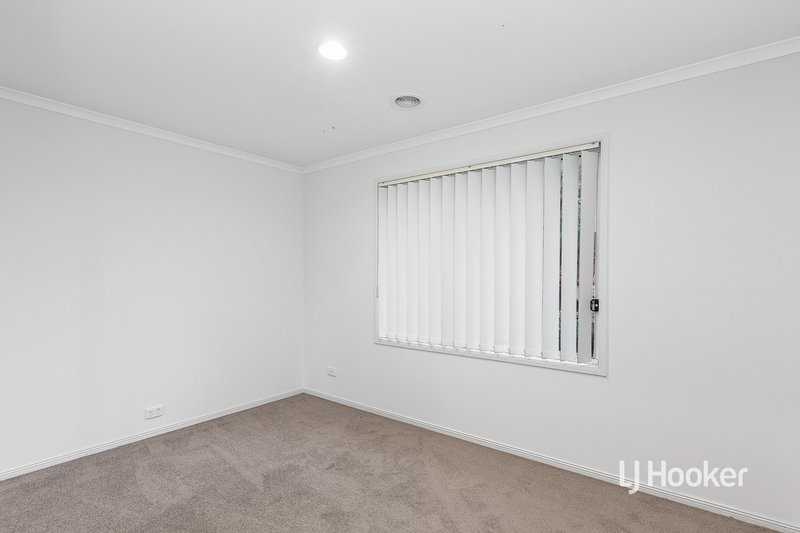 Photo - 4 Dalkeith Drive, Point Cook VIC 3030 - Image 15