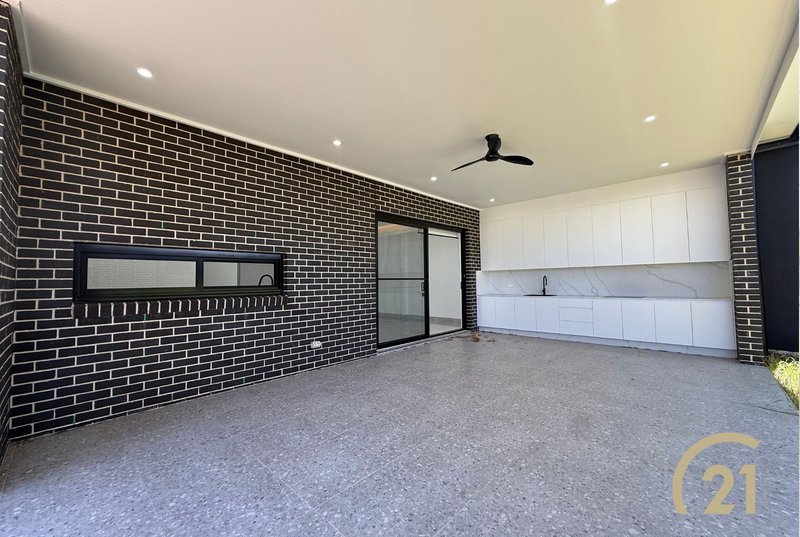 Photo - 4 Dalkeith Street, Busby NSW 2168 - Image 18