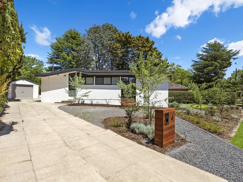 Photo - 4 Dalrymple Street, Red Hill ACT 2603 - Image 2