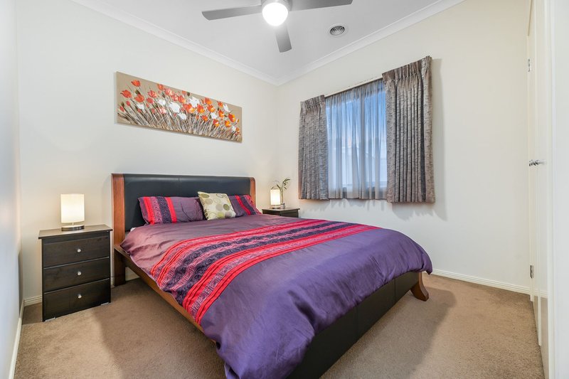 Photo - 4 Darlington Street, Keysborough VIC 3173 - Image 9