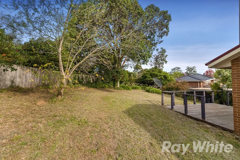 Photo - 4 Dart Court, Mount Waverley VIC 3149 - Image 4