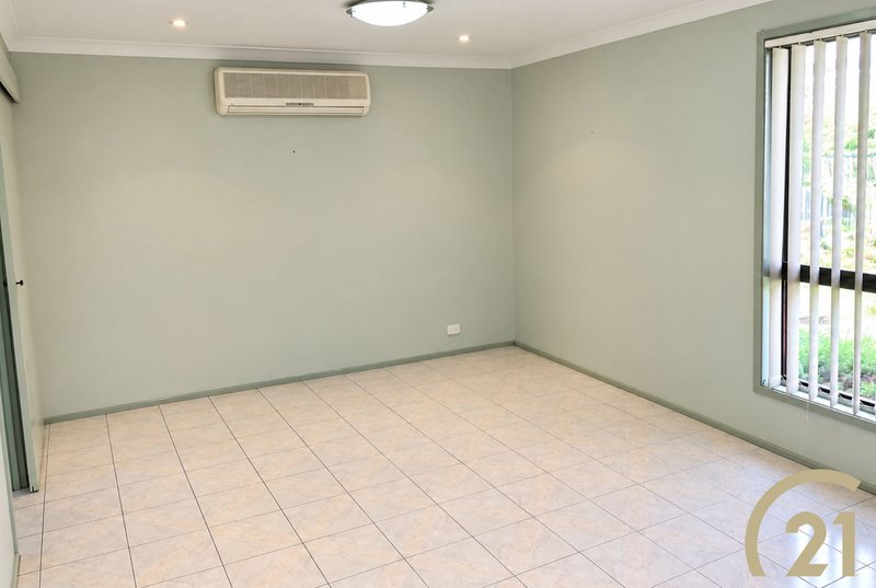 Photo - 4 Darwin Close, Wakeley NSW 2176 - Image 5