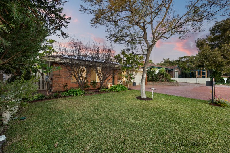 Photo - 4 David Close, Osborne Park WA 6017 - Image 2