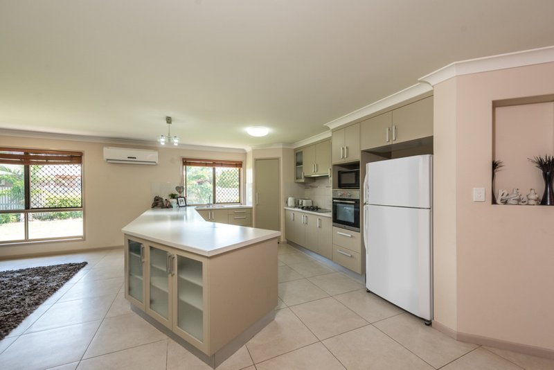 Photo - 4 Davin Place, Coral Cove QLD 4670 - Image 6