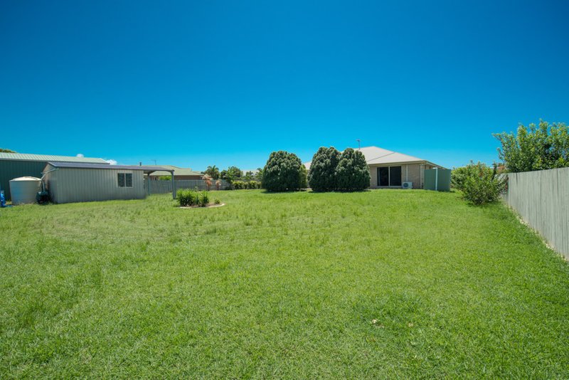 Photo - 4 Davin Place, Coral Cove QLD 4670 - Image 18