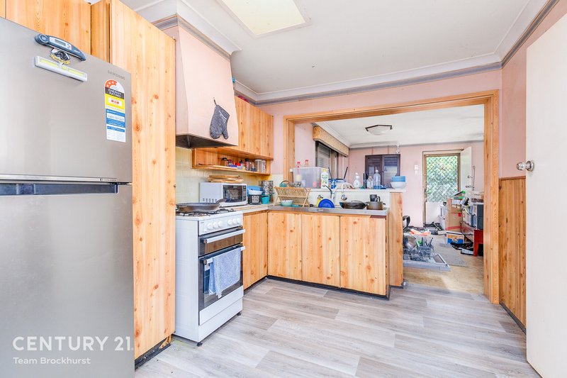 Photo - 4 Dawson Way, Parmelia WA 6167 - Image 3