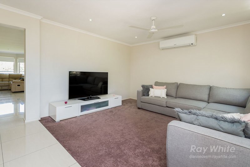 Photo - 4 Daydream Place, Eight Mile Plains QLD 4113 - Image 6