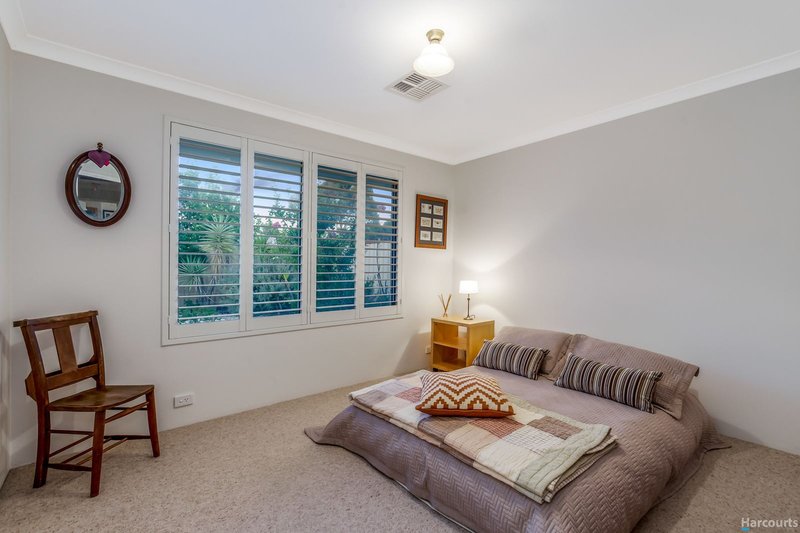 Photo - 4 De Crillon Way, Currambine WA 6028 - Image 17