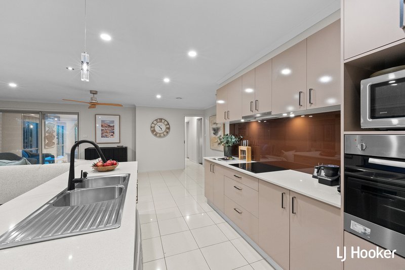 Photo - 4 De Mole Street, Dunlop ACT 2615 - Image 8