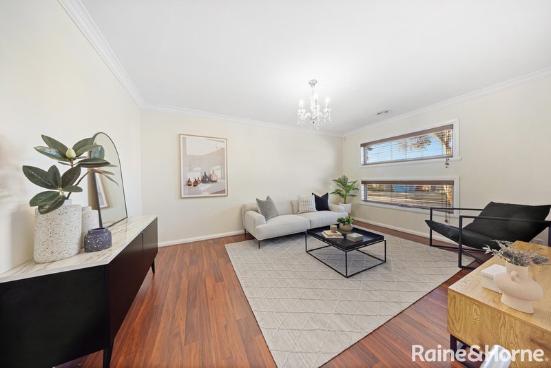 Photo - 4 Deakin Grove, Burnside Heights VIC 3023 - Image 3