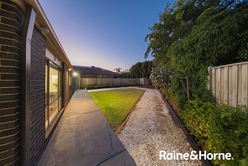 Photo - 4 Deakin Grove, Burnside Heights VIC 3023 - Image 17