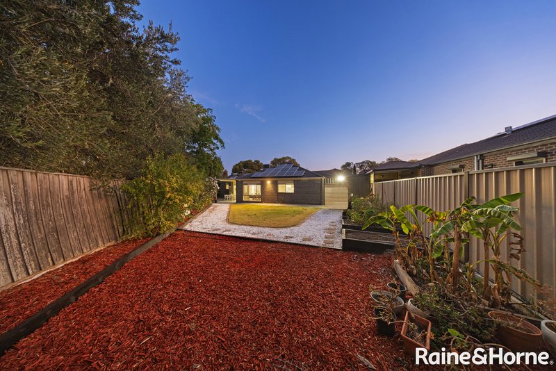 Photo - 4 Deakin Grove, Burnside Heights VIC 3023 - Image 18