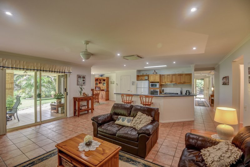 Photo - 4 Dela Court, Cooroibah QLD 4565 - Image 6