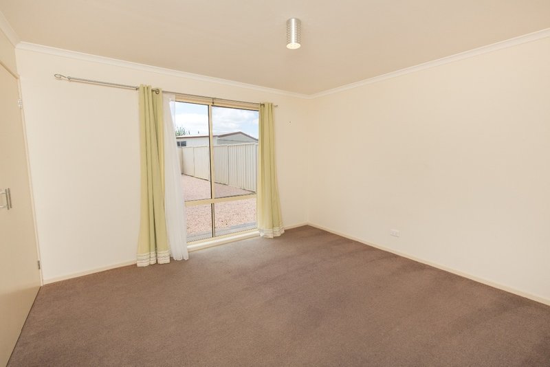 Photo - 4 Denbeigh Court, Mildura VIC 3500 - Image 11