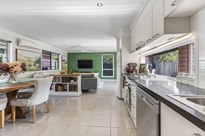Photo - 4 Denham Crescent, North Lakes QLD 4509 - Image 5