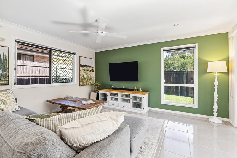 Photo - 4 Denham Crescent, North Lakes QLD 4509 - Image 7