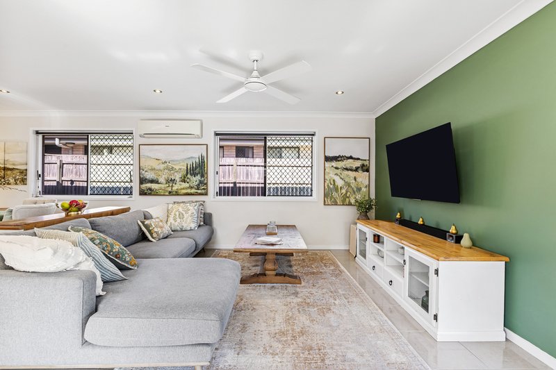 Photo - 4 Denham Crescent, North Lakes QLD 4509 - Image 9