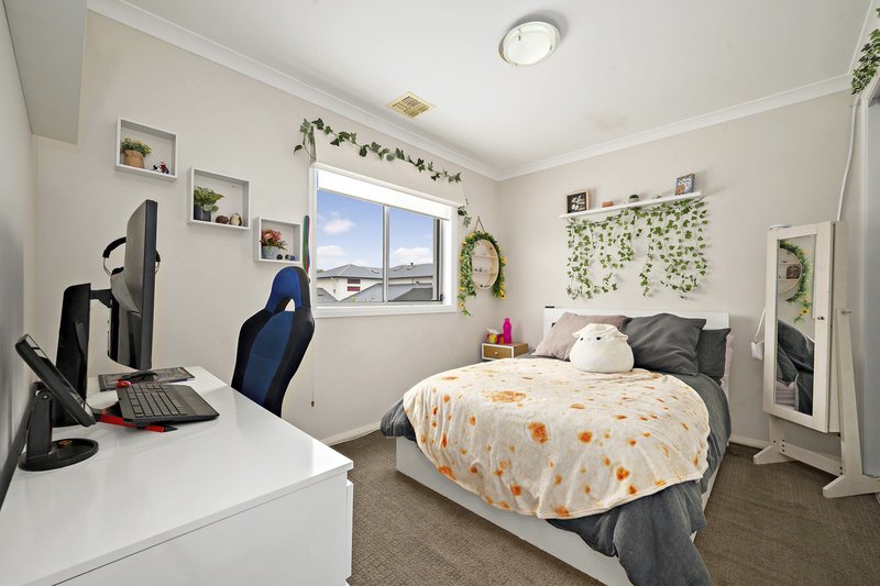 Photo - 4 Denoon Street, Forde ACT 2914 - Image 16