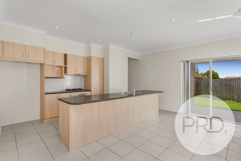 Photo - 4 Derwent Street, Murrumba Downs QLD 4503 - Image 2