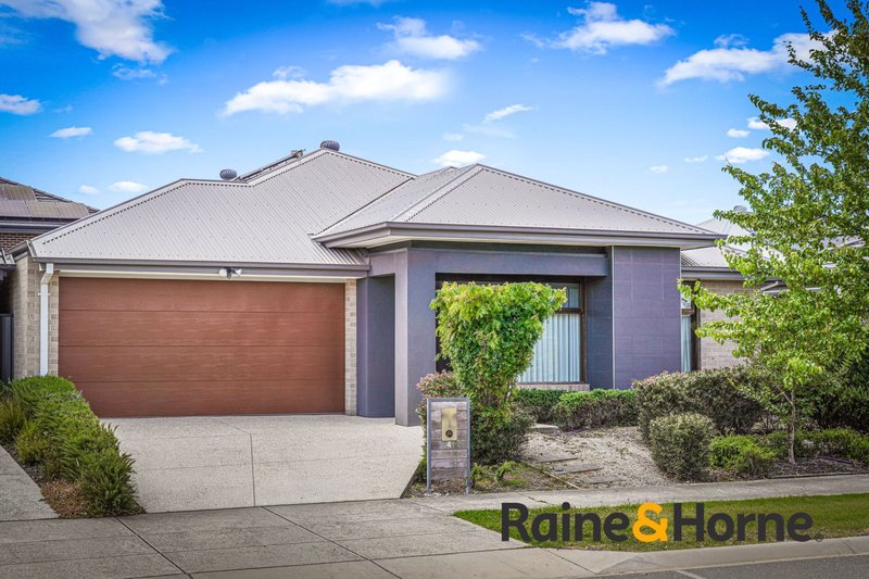 Photo - 4 Destiny Drive, Cranbourne North VIC 3977 - Image 1