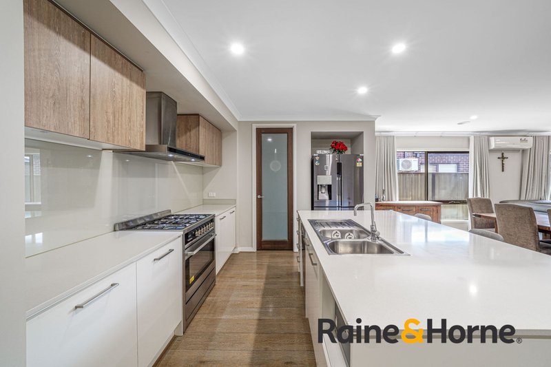 Photo - 4 Destiny Drive, Cranbourne North VIC 3977 - Image 4