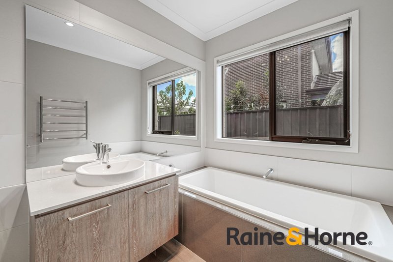 Photo - 4 Destiny Drive, Cranbourne North VIC 3977 - Image 16