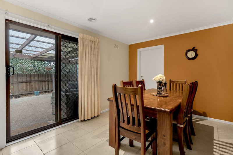 Photo - 4 Devlin Drive, Hoppers Crossing VIC 3029 - Image 4