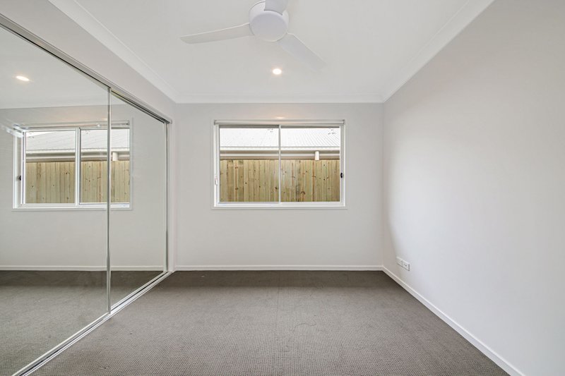 Photo - 4 Diamantina Street, Holmview QLD 4207 - Image 5