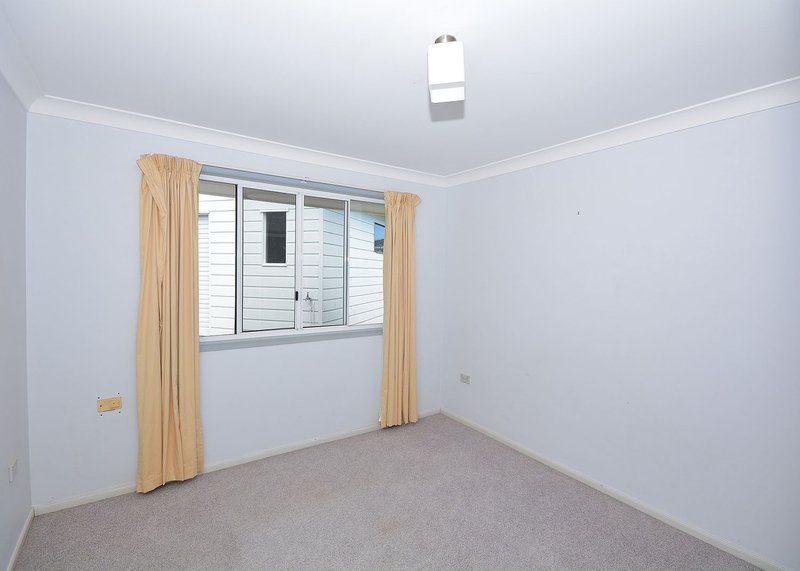 Photo - 4 Diana Place, Urangan QLD 4655 - Image 10