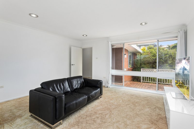 Photo - 4 Dickson Avenue, Mount Warrigal NSW 2528 - Image 4