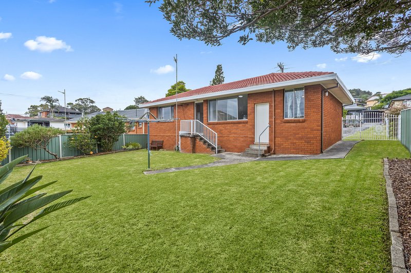 Photo - 4 Dickson Avenue, Mount Warrigal NSW 2528 - Image 8