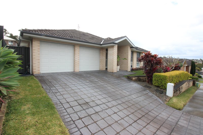 Photo - 4 Discovery Drive, Fletcher NSW 2287 - Image 2