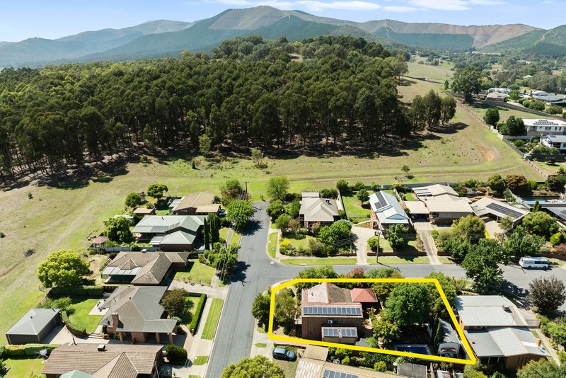 Photo - 4 Disher Avenue, Myrtleford VIC 3737 - Image 23