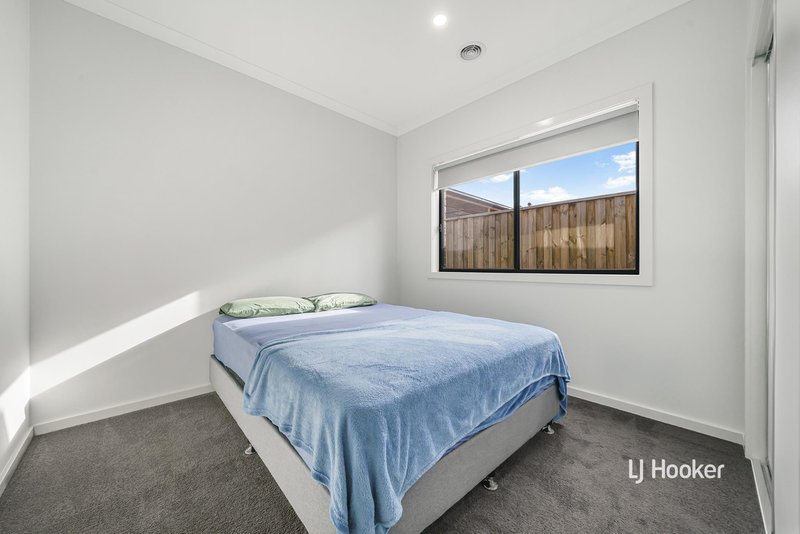 Photo - 4 Dixon Street, Deanside VIC 3336 - Image 5