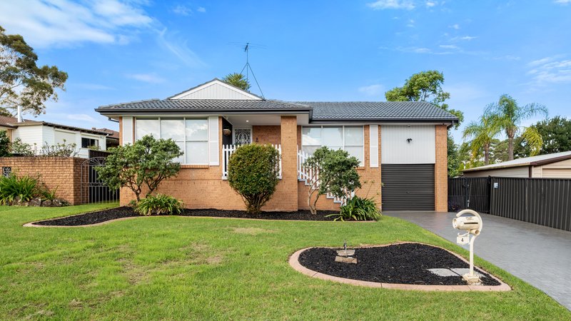 4 Dobell Circuit, St Clair NSW 2759