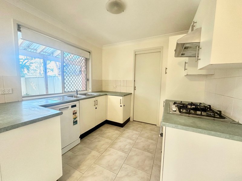 Photo - 4 Dods Place, Doonside NSW 2767 - Image 2