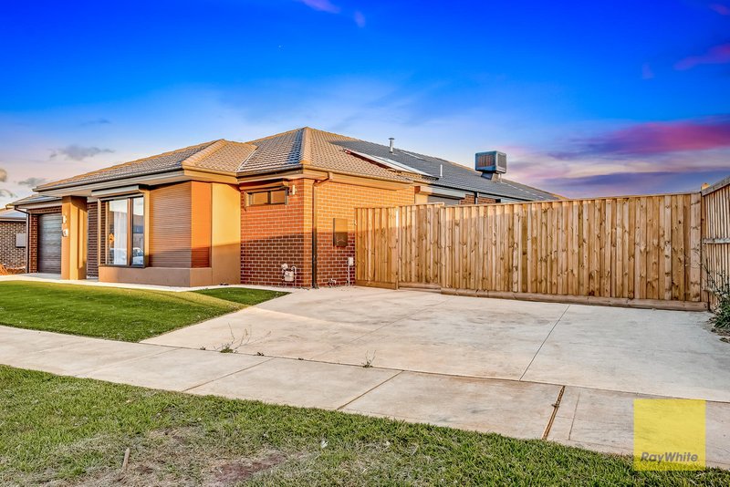 Photo - 4 Donahue Street, Truganina VIC 3029 - Image 4